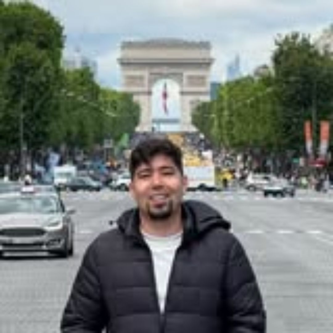 <strong>Daniel T.</strong>